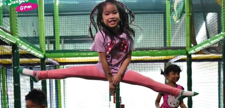 Trampoline: Melompat dengan Gembira