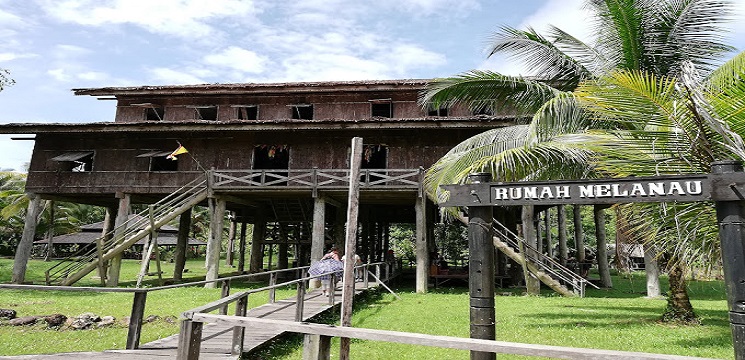 Rumah Tinggi Melanau