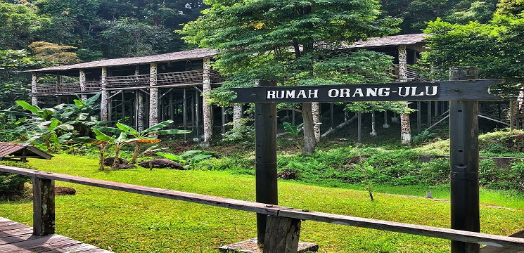 Rumah Panjang Orang Ulu