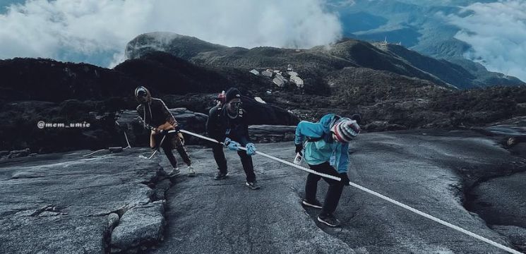 waktu mendaki gunung kinabalu